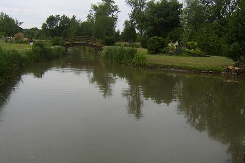 le plan d'eau de Loville sur le Lariat